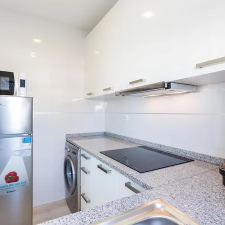 Elegant With Sea View In 100 M² Air Conditioned Portimao