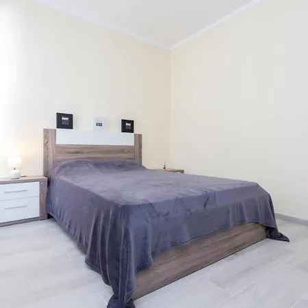 Apartamento Elegant With Sea View In 100 M² Air Conditioned