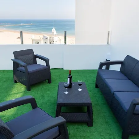 Elegant With Sea View In 100 M² Air Conditioned Portimão